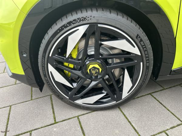 Abarth 600e Scorpionissima inkl. WALLBOX 🌟LED / Sabelt / 20" LM🌟