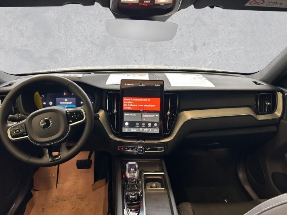 Volvo XC60 Plus Black Edition Recharge Plug-In Hybrid AWD