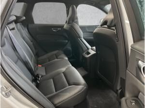 Volvo XC60 Plus Black Edition Recharge Plug-In Hybrid AWD