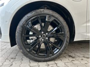 Volvo XC60 Plus Black Edition Recharge Plug-In Hybrid AWD