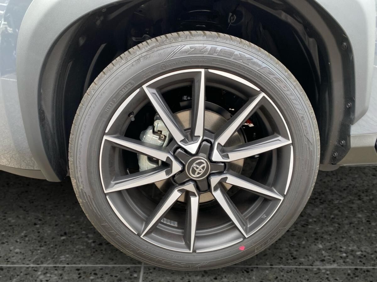 Toyota Yaris Cross GR Sport +18 Zoll+el.Heckkl.+Vorlauf