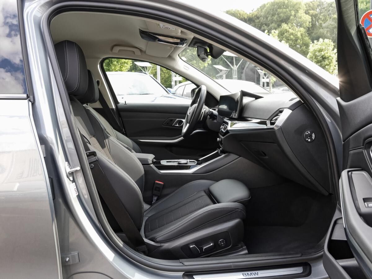 BMW 318 i Lim Aut *on top 1190 € BMW Zubehör Gutschein 1190 € * !!!