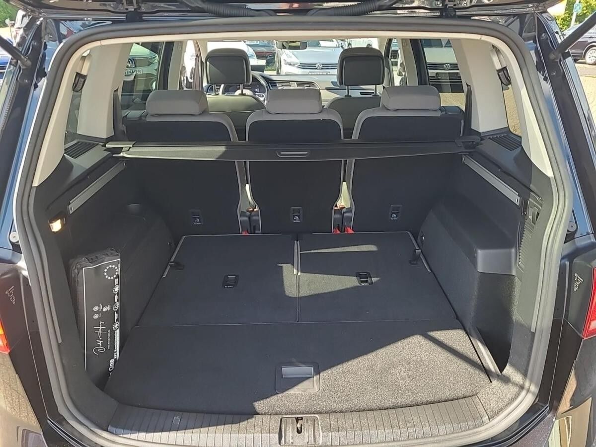 Volkswagen Touran 1.5 TSI DSG COMFORTLINE +7-SITZER+AHK+VIRTUAL+RKAM+ Volkswagen Touran 1.5 TSI DSG COMFORTLINE +7-SITZER+AHK+VIRTUAL+RKAM+