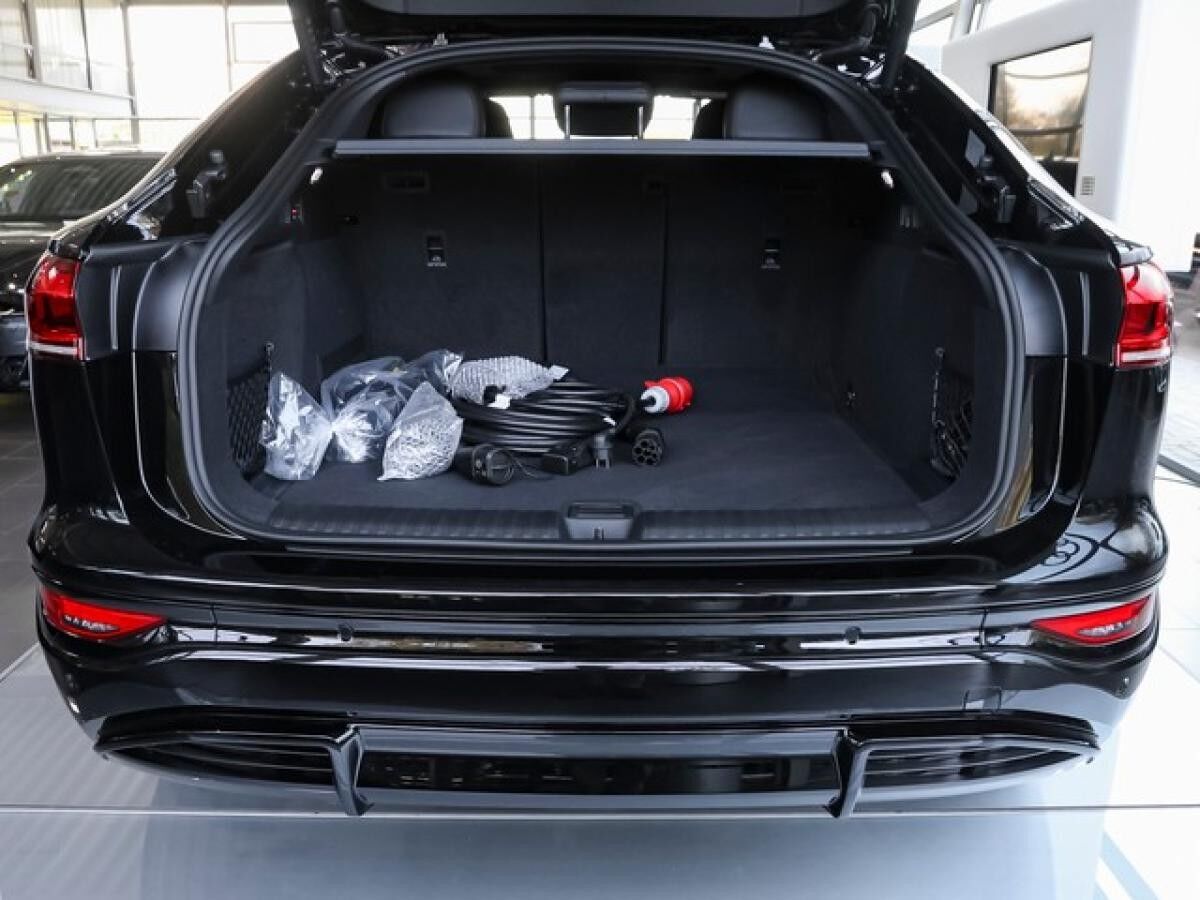 Audi Q6 e-tron Sportback e-tron quattro 	 2 x S line Pano TechPro AHK Matrix HuD virtual