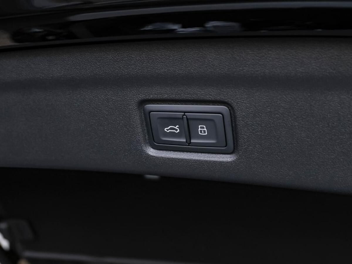 Audi Q6 e-tron Sportback e-tron quattro 	 2 x S line Pano TechPro AHK Matrix HuD virtual