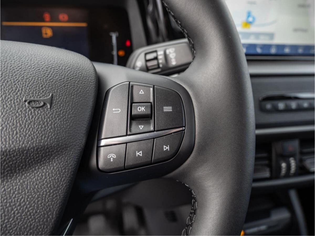 Ford Transit Courier Limited NAVI BLIS PPS KAMERA ACC uvm.