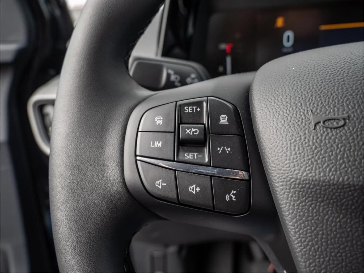 Ford Transit Courier Limited NAVI BLIS PPS KAMERA ACC uvm.