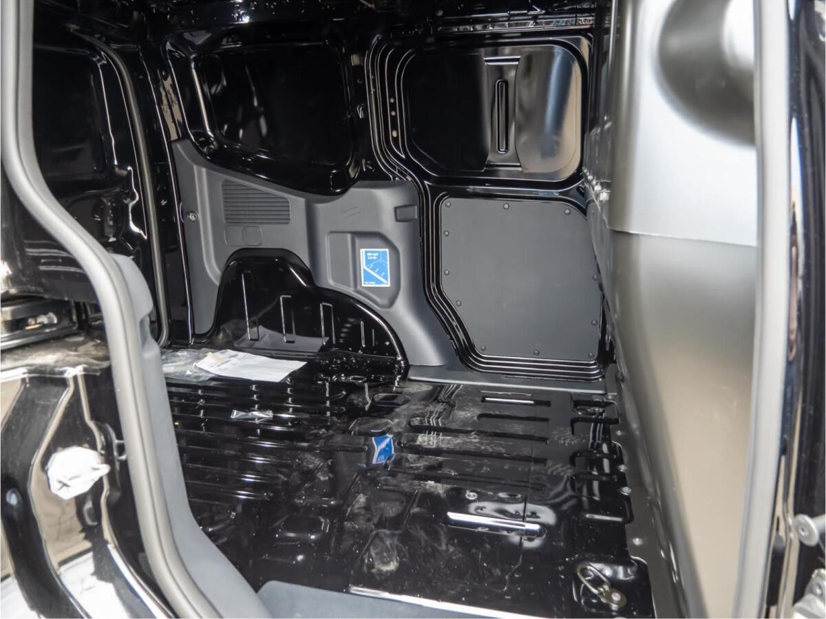 Ford Transit Courier Limited NAVI BLIS PPS KAMERA ACC uvm.