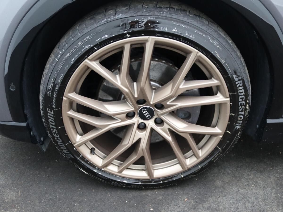 Audi Q4 e-tron edition one 45 quattro / Sonos, Matrix