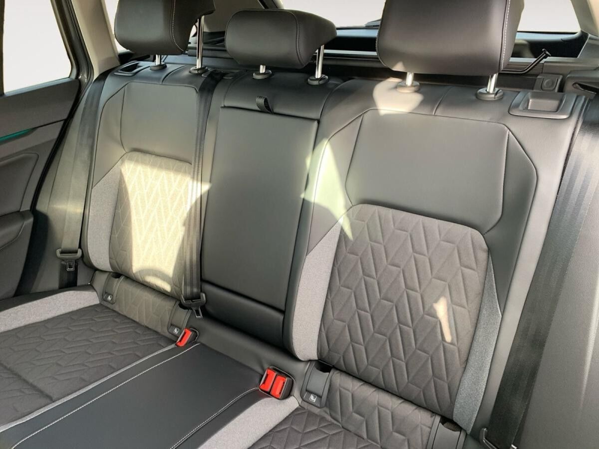 Volkswagen Golf Variant 1,5 eTSI 7-GANG DSG*GOAL*AHK*IQ.LIGHT*KAMER*8-FACHBEREIFT