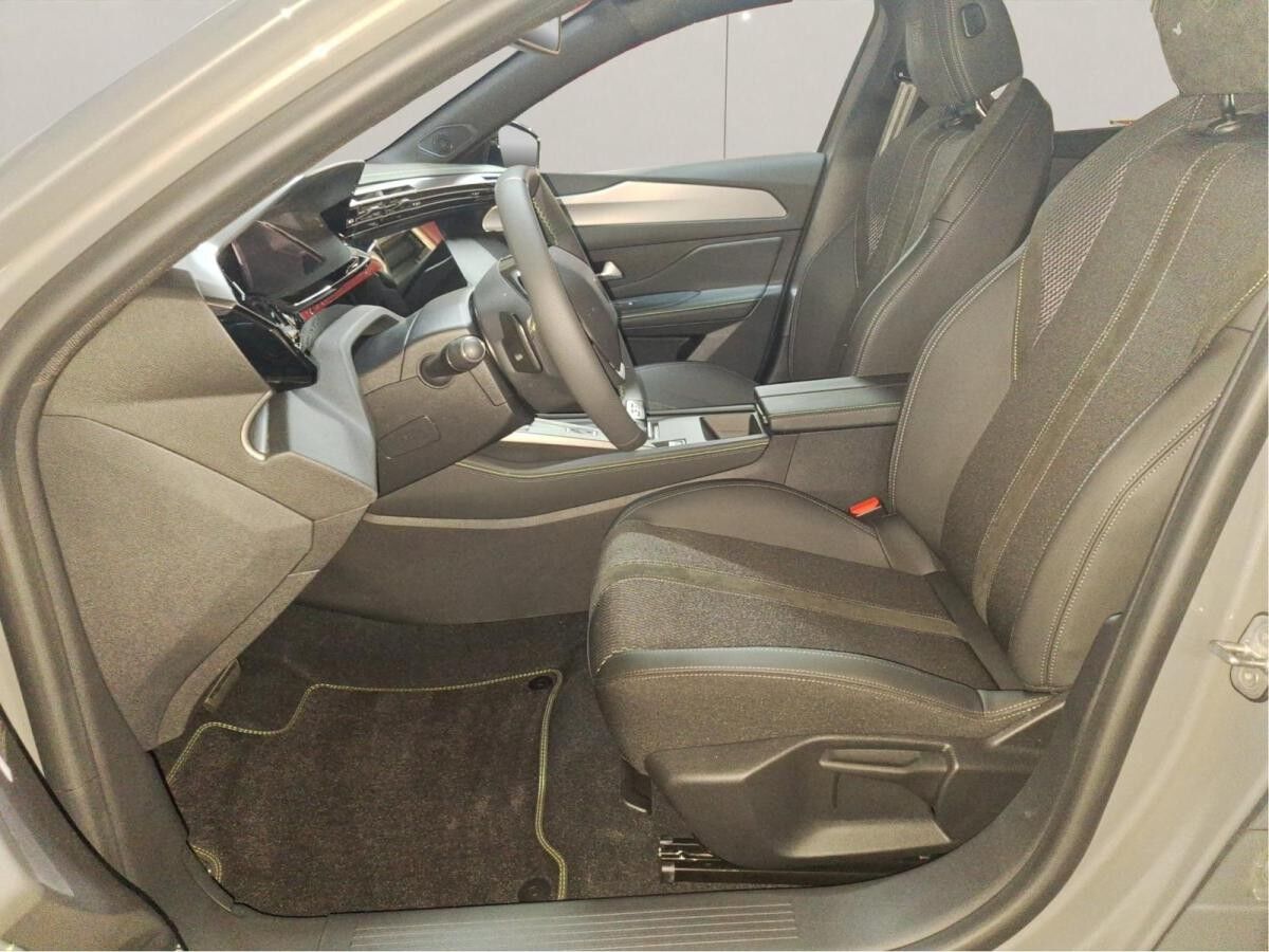 Peugeot 308 1.2 145 GT ACC+LED+Navi+2xKlima+Kam.+KeyLess