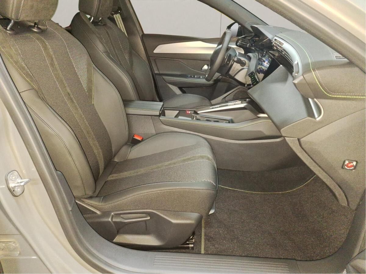 Peugeot 308 1.2 145 GT ACC+LED+Navi+2xKlima+Kam.+KeyLess