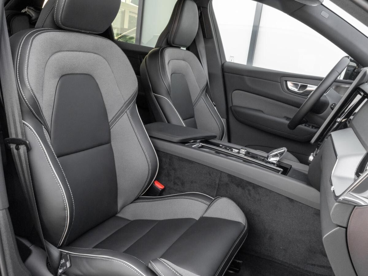 Volvo XC60 T6 Plus Black Edition