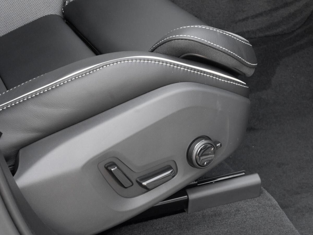 Volvo XC60 T6 Plus Black Edition