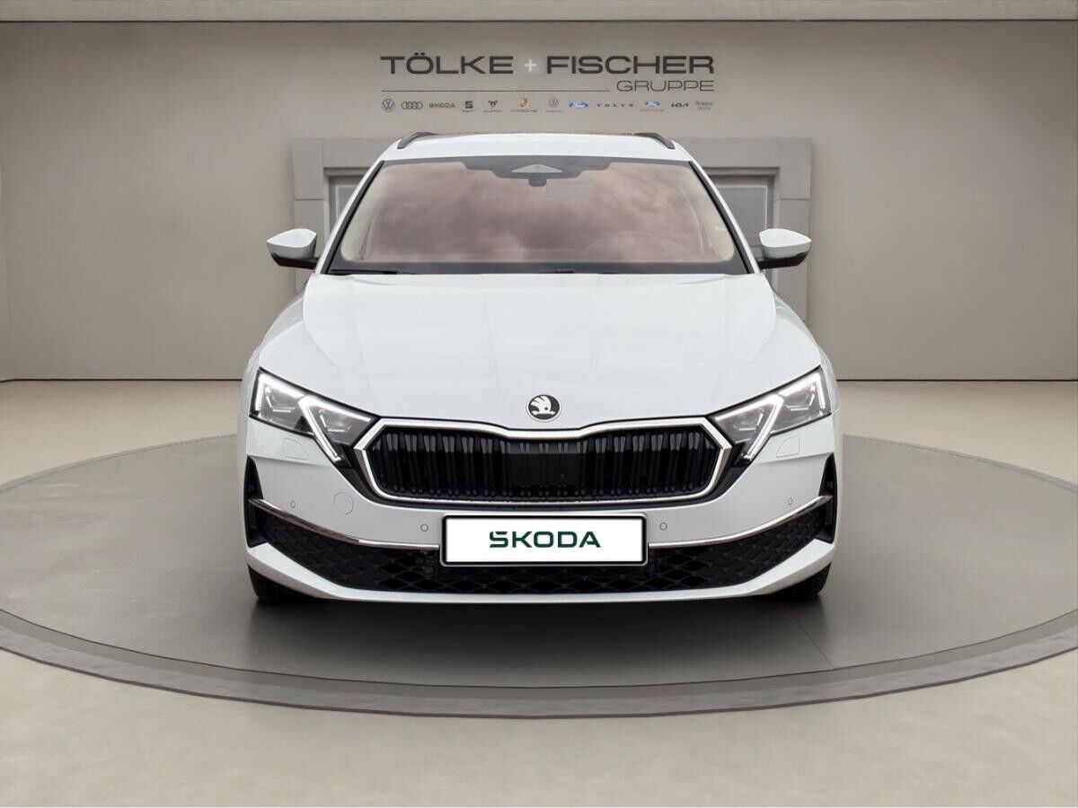 Skoda Octavia SOFORT VERFÜGBAR! Combi DSG ACC AHK AUTO Navi Matrix