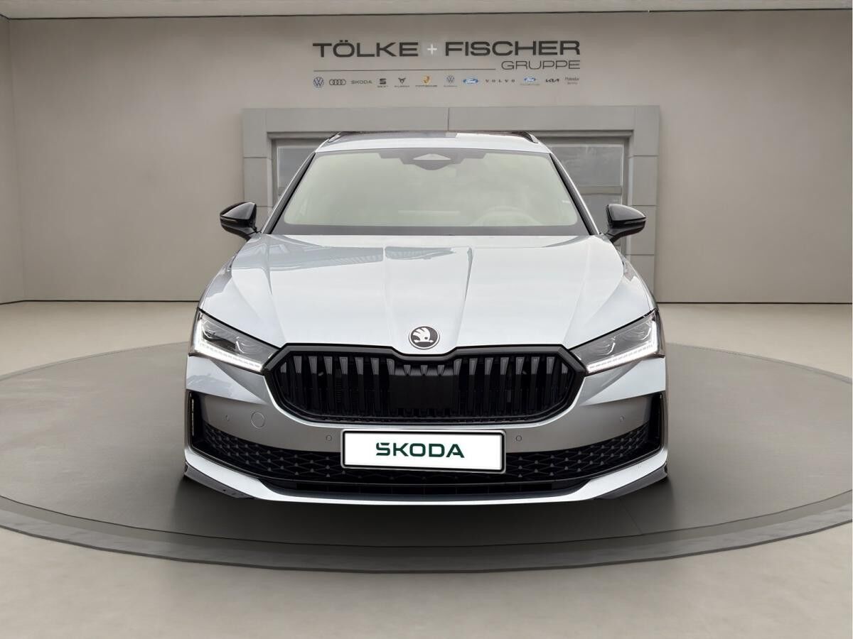 Skoda Superb SOFORT VERFÜGBAR! Combi Sportline Navi DCC ACC AHK eSitz