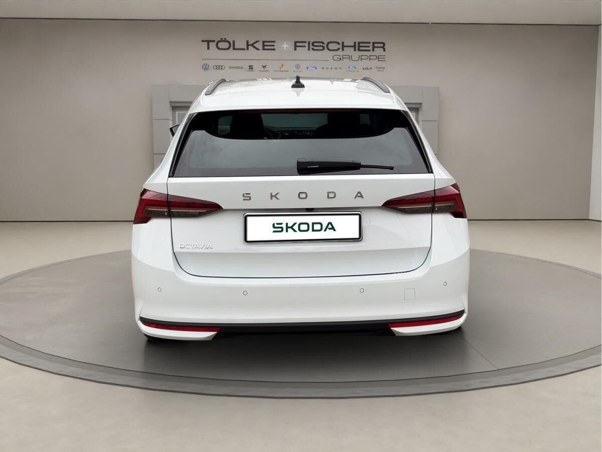 Skoda Octavia SOFORT VERFÜGBAR! Combi DSG ACC AHK AUTO Navi Matrix