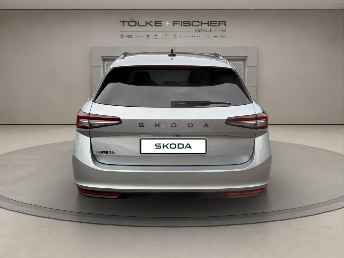 Skoda Superb SOFORT VERFÜGBAR! Combi Sportline Navi DCC ACC AHK eSitz