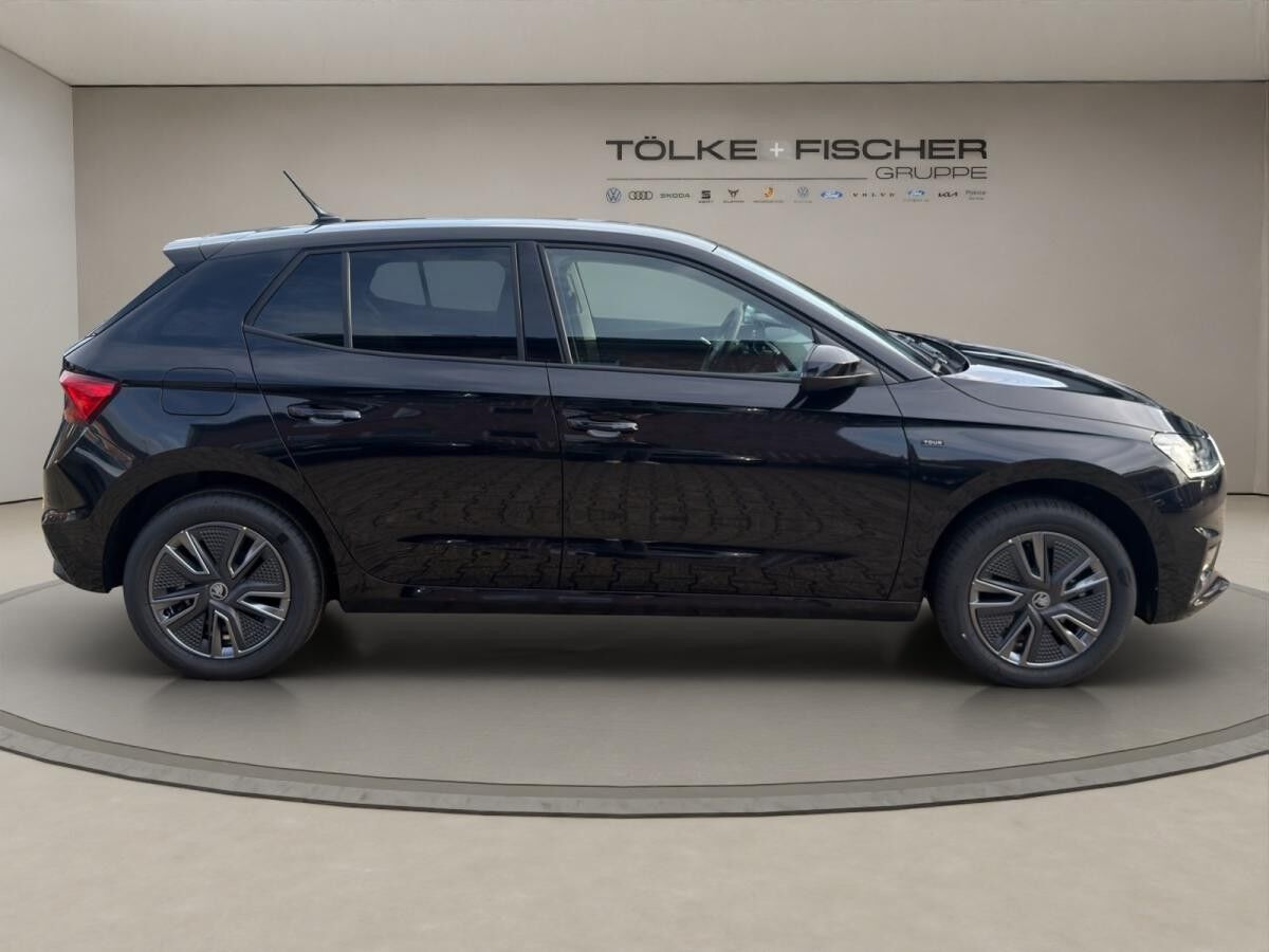 Skoda Fabia SOFORT VERFÜGBAR! 1.0 TSI Tour ACC AUTO Kamera Navi DynLicht