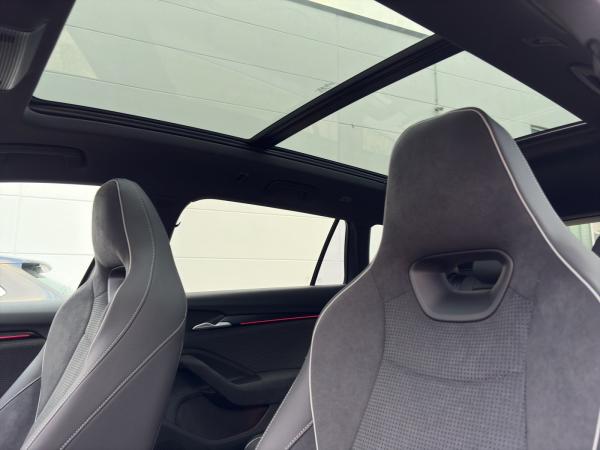 Skoda Superb SOFORT VERFÜGBAR! Combi Sportline Navi DCC Pano AHK eSitz