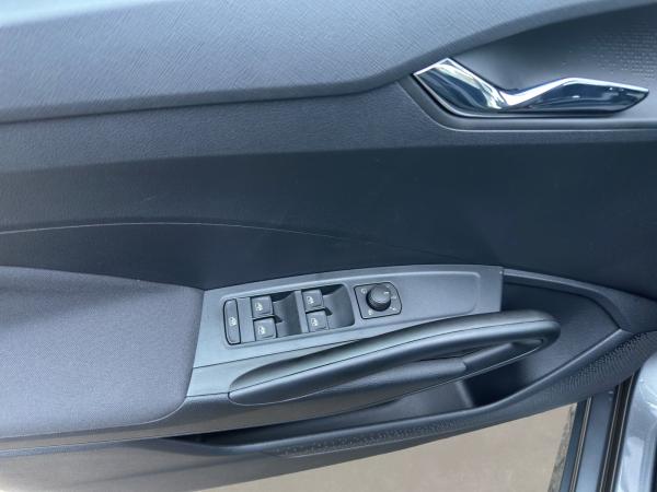 Skoda Fabia SOFORT VERFÜGBAR! 1.0 TSI Tour Kamera Navi DynLicht KeyLess