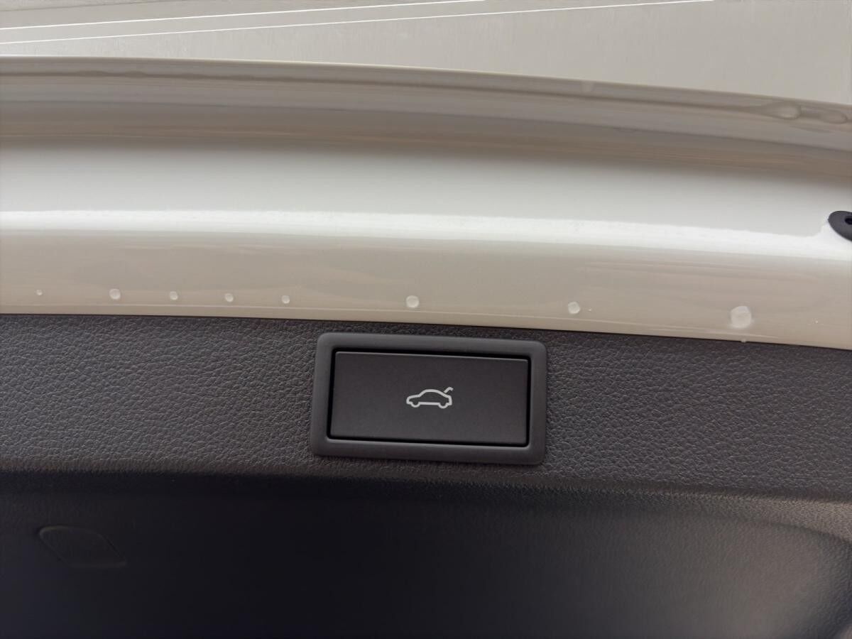 Skoda Octavia SOFORT VERFÜGBAR! Combi DSG ACC AHK AUTO Navi Matrix