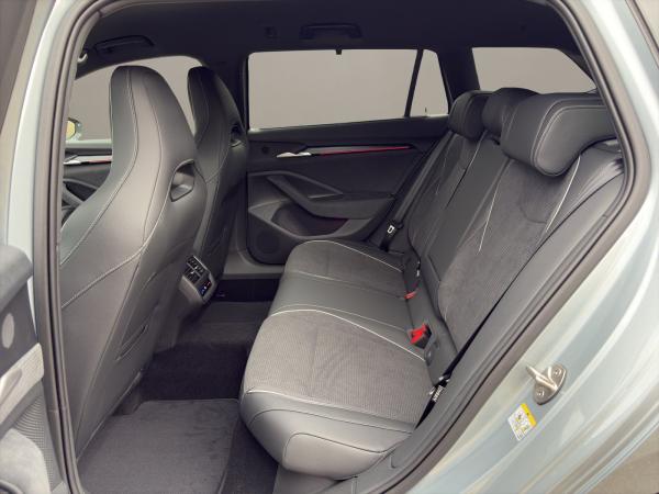 Skoda Superb SOFORT VERFÜGBAR! Combi Sportline Navi DCC ACC AHK eSitz