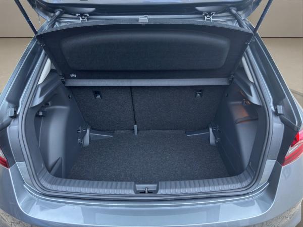 Skoda Fabia SOFORT VERFÜGBAR! 1.0 TSI Tour Kamera Navi DynLicht KeyLess