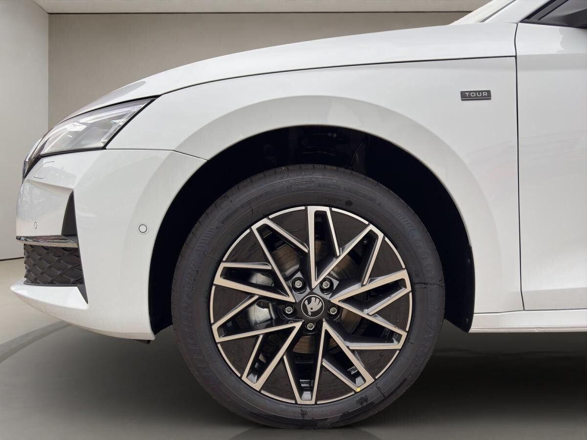 Skoda Octavia SOFORT VERFÜGBAR! Combi DSG ACC AHK AUTO Navi Matrix