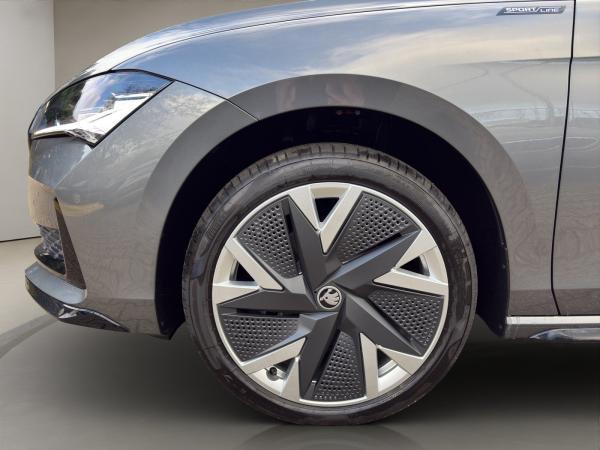 Skoda Superb SOFORT VERFÜGBAR! Combi Sportline Navi DCC Pano AHK eSitz