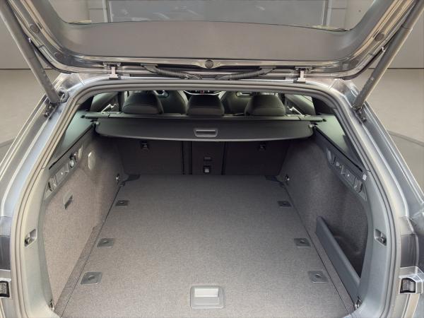 Skoda Superb SOFORT VERFÜGBAR! Combi Sportline Navi DCC Pano AHK eSitz