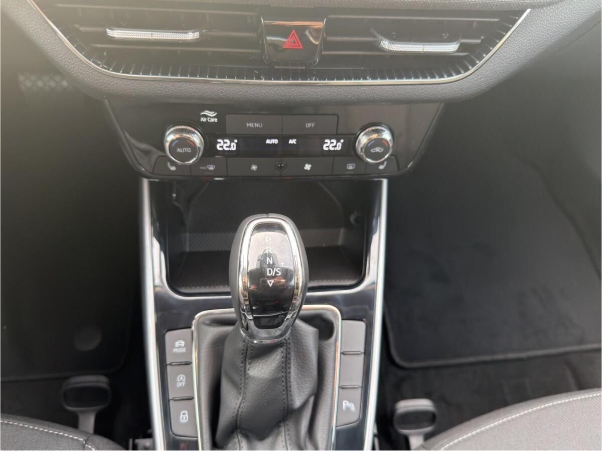 Skoda Fabia SOFORT VERFÜGBAR! 1.0 TSI Tour ACC AUTO Kamera Navi DynLicht