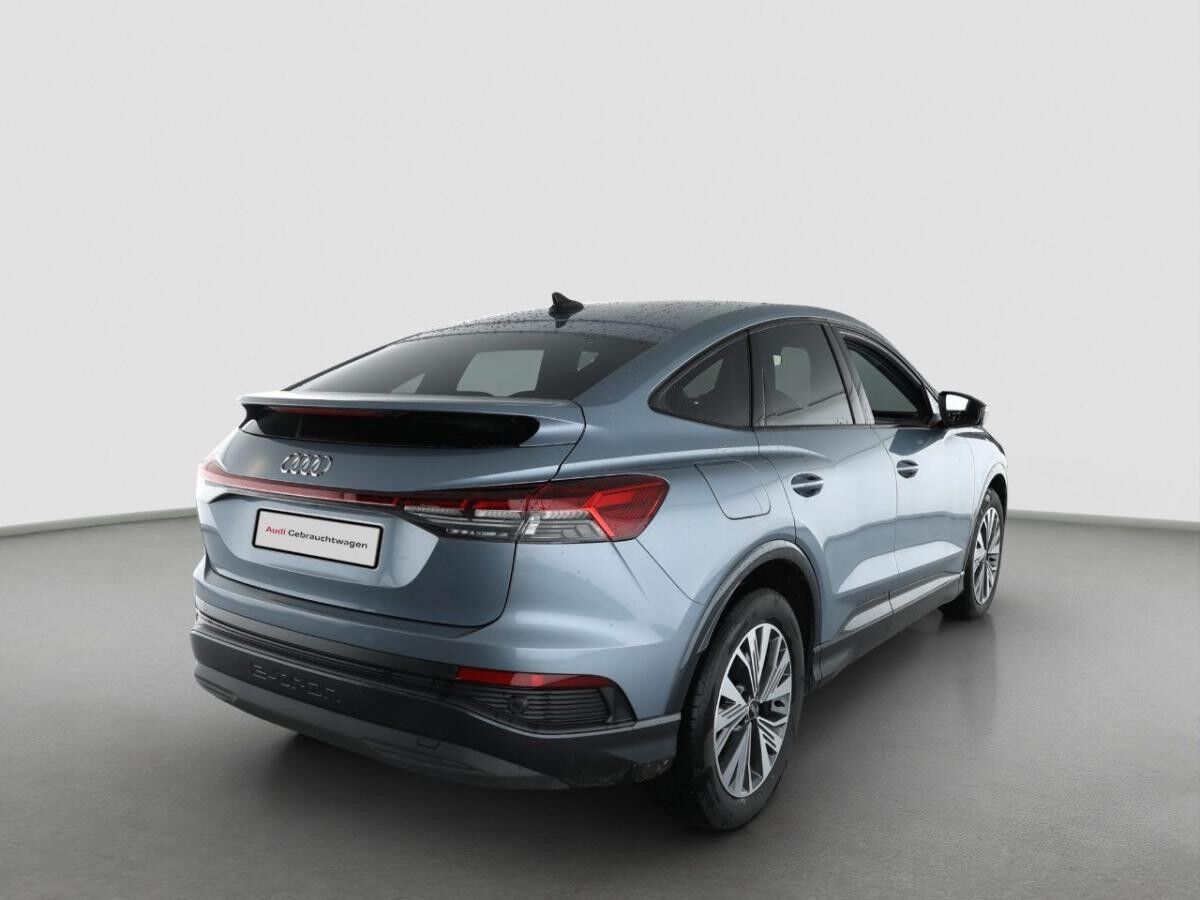 Audi Q4 e-tron Sportback 35, AHK, Optikpaket Schwarz, Matrix, 8 fach bereift