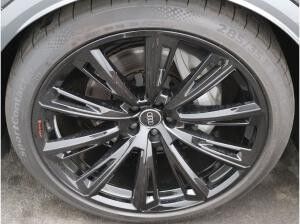 Audi Q8 S-Line 55 TFSI quattro S-tronic / Pano, 360°K