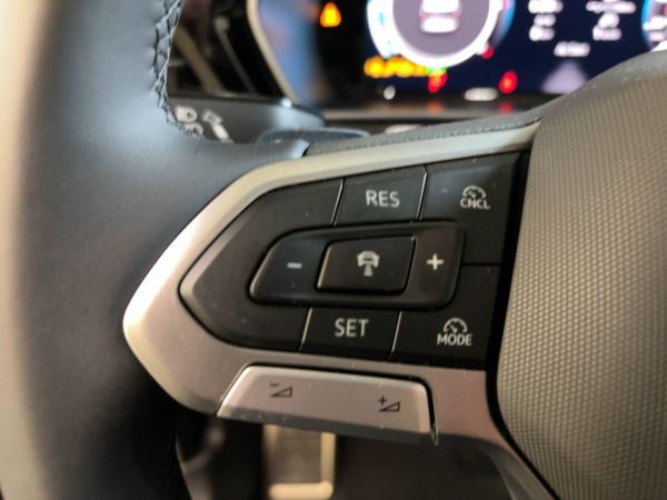 Volkswagen Caddy Maxi Dark Label 2.0 TDI SCR DSG AHK/Navi