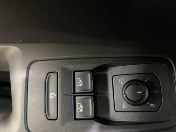 Volkswagen Caddy Maxi Dark Label 2.0 TDI SCR DSG AHK/Navi