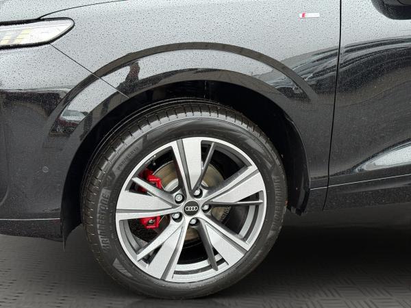Audi Q3 Sportback TFSI S tronic+PANO+S LINE+LED