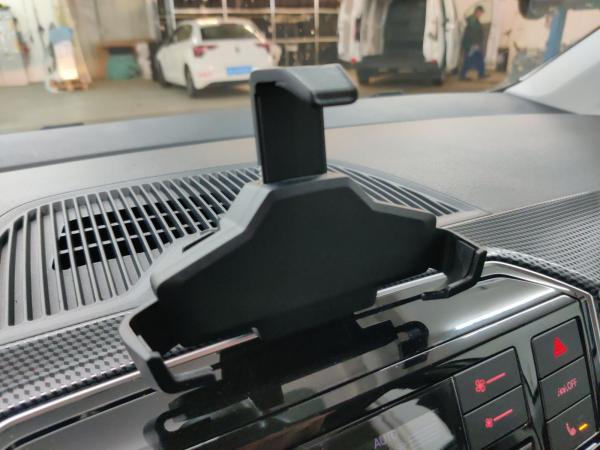 Volkswagen up! 1.0 Navi/Sitzhzg/Climatronic/4Türen