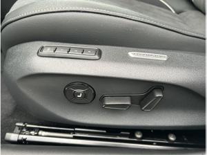 Volkswagen Passat Business 2.0 l TDI DSG CarPlay Matrix ACC AHK Winterräder IQ.Light