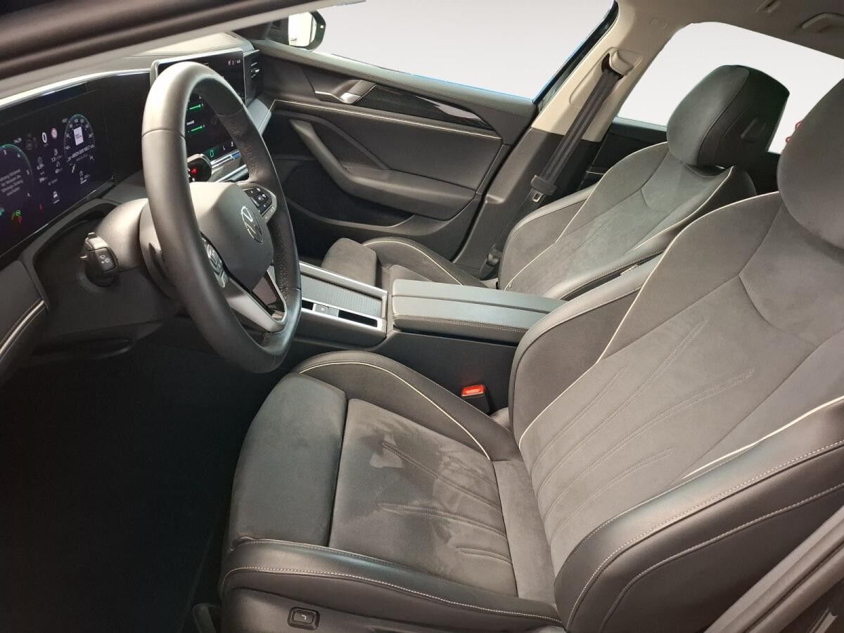 Volkswagen Passat Variant 2.0 TDI Business AHK 360° ACC