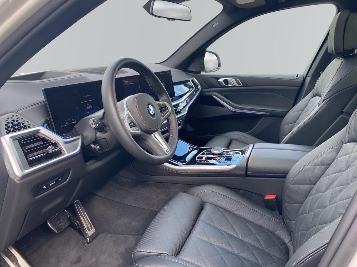 BMW X5 M60i xDrive 708? netto/mtl.*LC Prof.*HUD*H/K*DAB*AHK*Adapt.LED*SkyLounge*Adapt. M-Fahrw.*Driving+Par