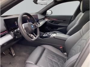 BMW i5 eDrive40 Touring 504? netto/mtl.*M Sportpaket*H&K*Pano*Head-Up*Memory*DriveAssistProf*ParkAssistPlus