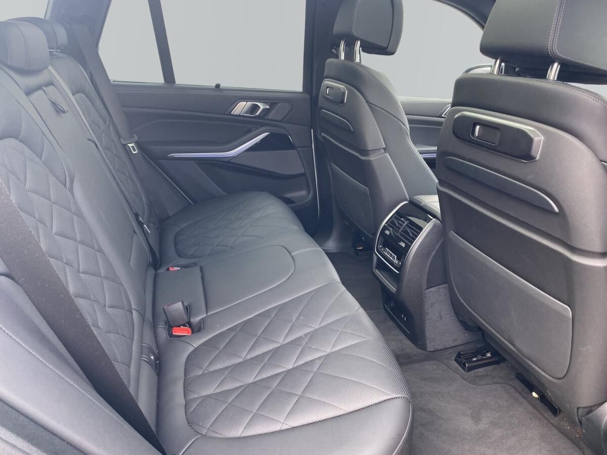 BMW X5 M60i xDrive 708? netto/mtl.*LC Prof.*HUD*H/K*DAB*AHK*Adapt.LED*SkyLounge*Adapt. M-Fahrw.*Driving+Par