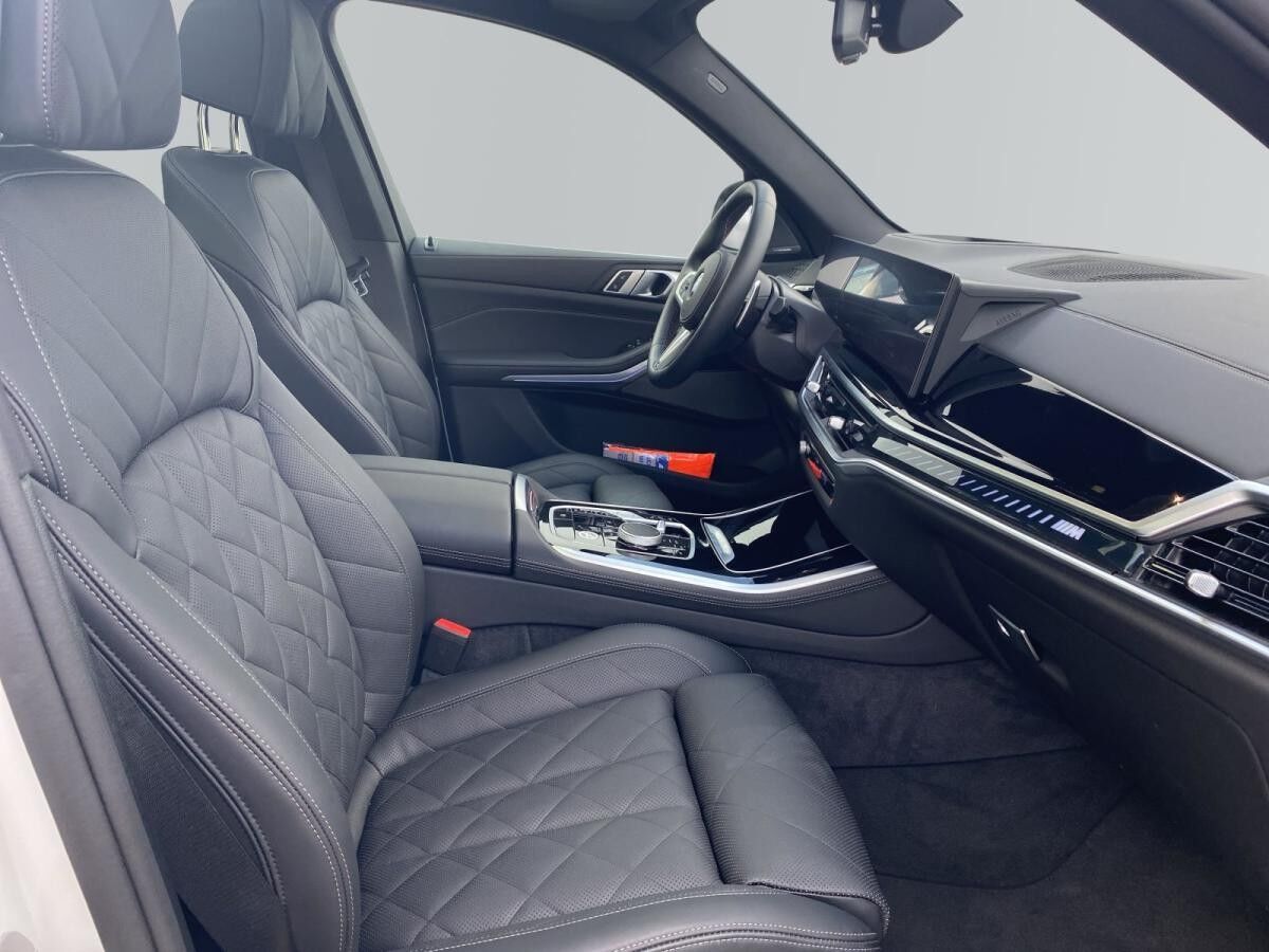 BMW X5 M60i xDrive 708? netto/mtl.*LC Prof.*HUD*H/K*DAB*AHK*Adapt.LED*SkyLounge*Adapt. M-Fahrw.*Driving+Par