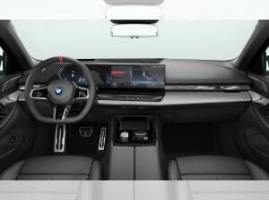 BMW i5 M60 xDrive /Pano/Autobahnassistent/B&W