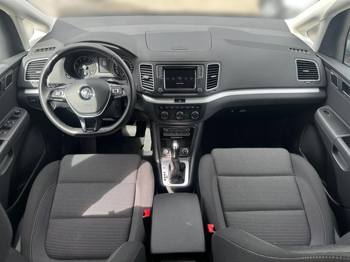 Volkswagen Sharan 1.4 TSI DSG *LED *ACC *STHZG *DYNAUDIO *NAVI *DCC * Volkswagen Sharan 1.4 TSI DSG *LED *ACC *STHZG *DYNAUDIO *NAVI *DCC *
