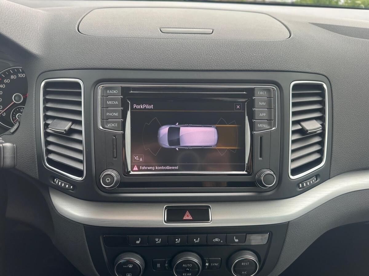 Volkswagen Sharan 1.4 TSI DSG *LED *ACC *STHZG *DYNAUDIO *NAVI *DCC * Volkswagen Sharan 1.4 TSI DSG *LED *ACC *STHZG *DYNAUDIO *NAVI *DCC *