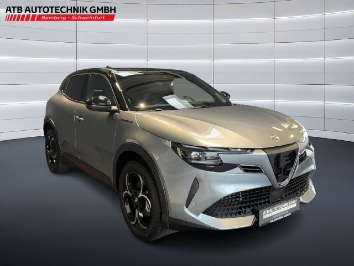 Alfa Romeo Junior Speciale, Tech, Navi, SHZ, Kamera, Black Deal