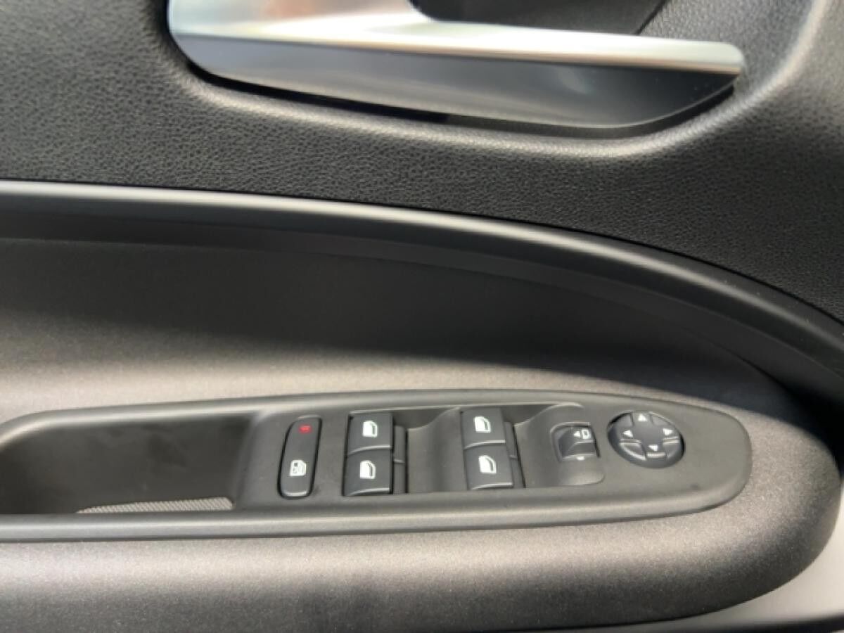 Alfa Romeo Junior Speciale, Tech, Navi, SHZ, Kamera, Black Deal