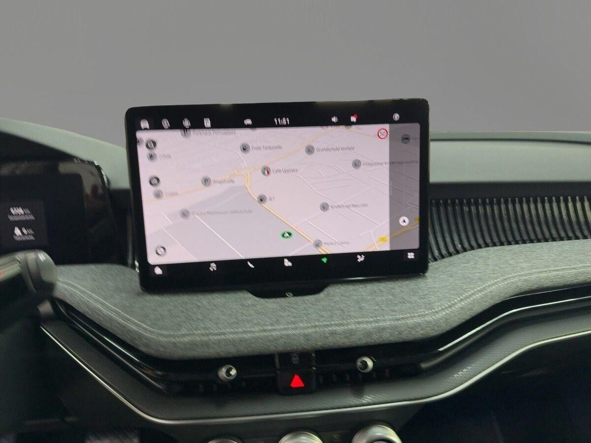 Skoda Superb Combi Selection 1.5 TSI DSG AHK LED NAV